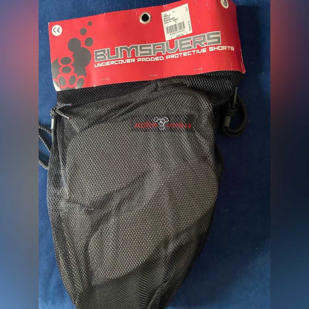 Bumsaver padded shorts : triple eight brand size S NWT